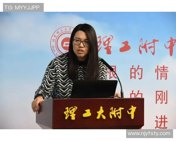 武汉足球队的转型之路:从辉煌到重生的纪实探索与反思 武汉足球队的转型之路:从辉煌到重生的纪实探索与反思