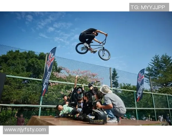 深圳极限运动队如何通过包夹革新提升竞技水平与团队协作能力 深圳极限运动队如何通过包夹革新提升竞技水平与团队协作能力