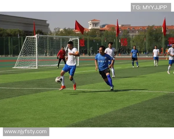 重庆网球队的团队协作揭秘：网球巨献背后的默契与拼搏精神